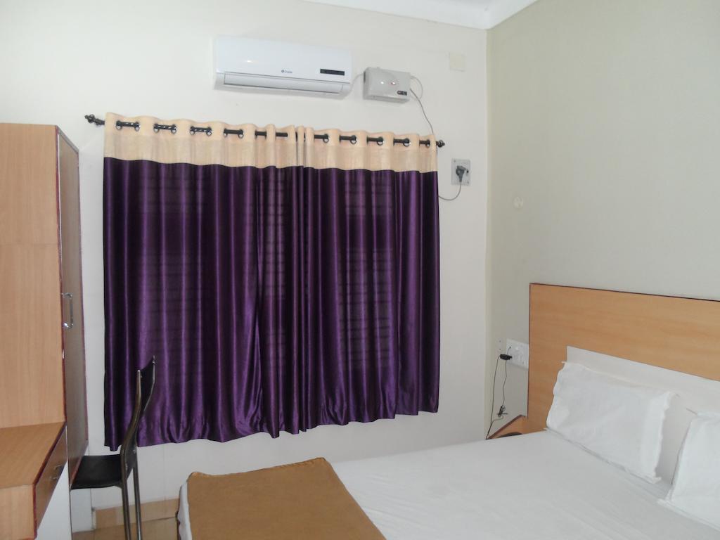 Hotel Pasuparthy Residency Tirupati Exterior photo