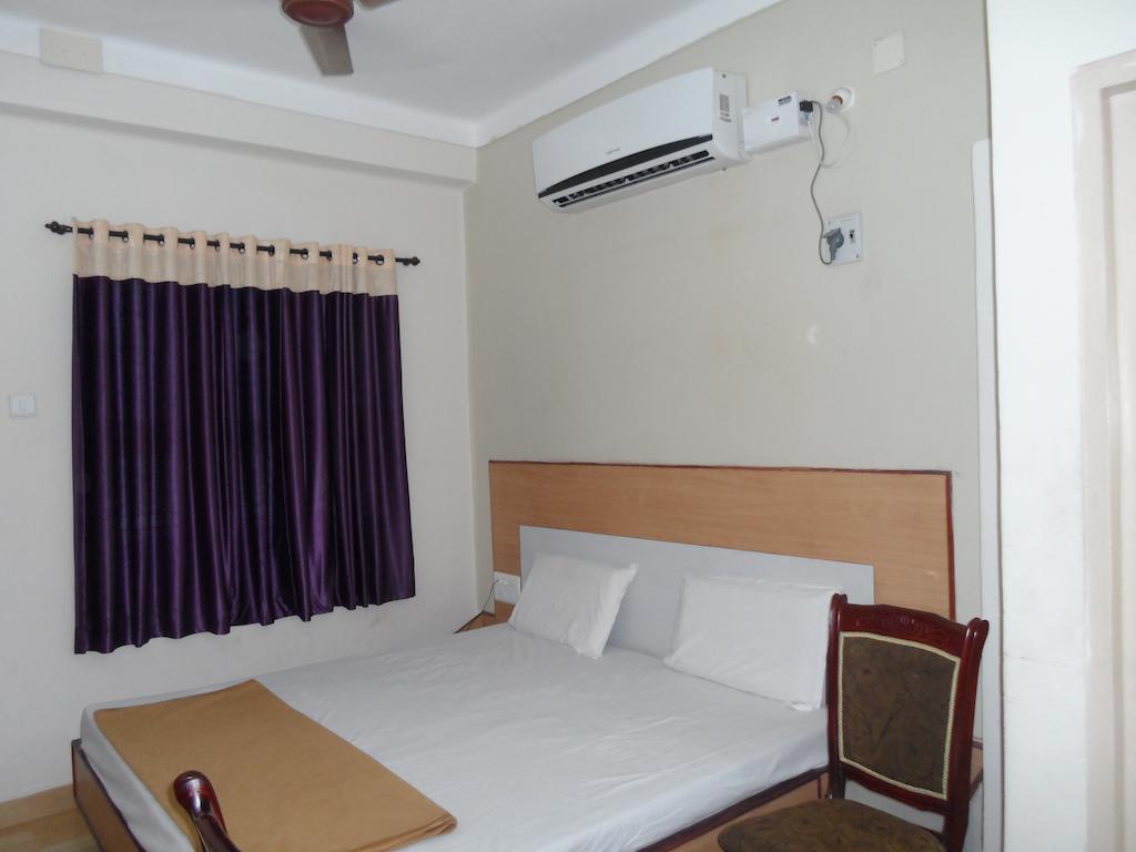 Hotel Pasuparthy Residency Tirupati Exterior photo