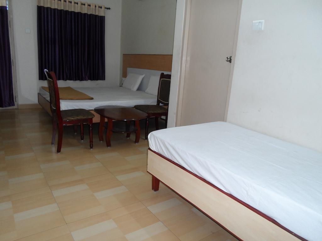 Hotel Pasuparthy Residency Tirupati Room photo