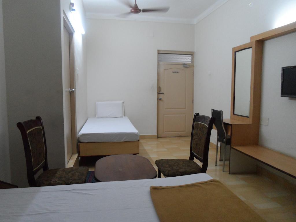 Hotel Pasuparthy Residency Tirupati Exterior photo