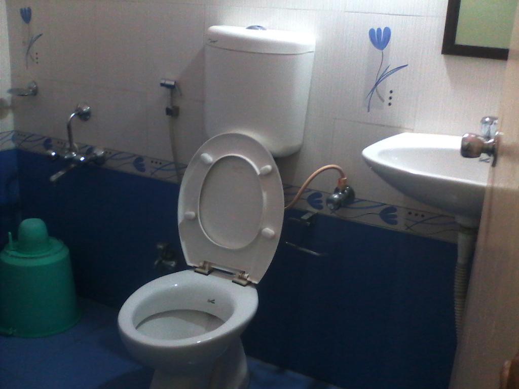 Hotel Pasuparthy Residency Tirupati Room photo