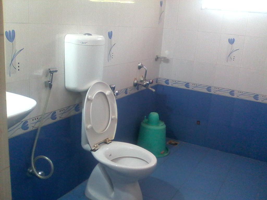 Hotel Pasuparthy Residency Tirupati Room photo
